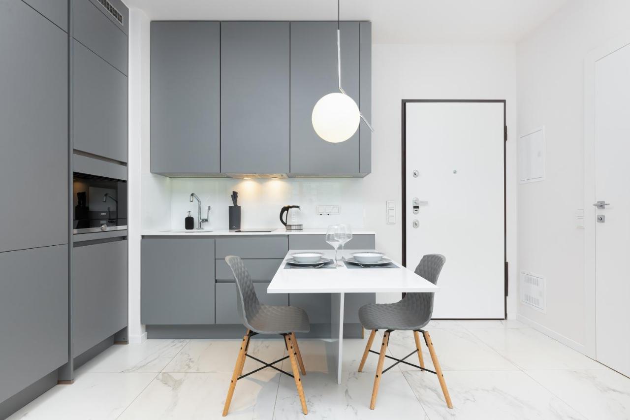 Mennica Residence - City Center Apartments By Noclegi Renters Varşovia Exterior foto