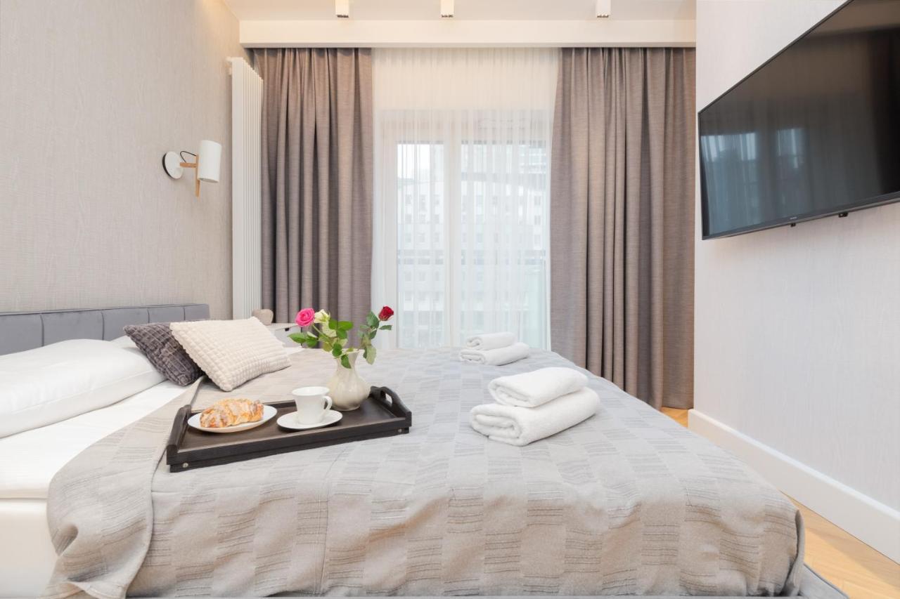 Mennica Residence - City Center Apartments By Noclegi Renters Varşovia Exterior foto