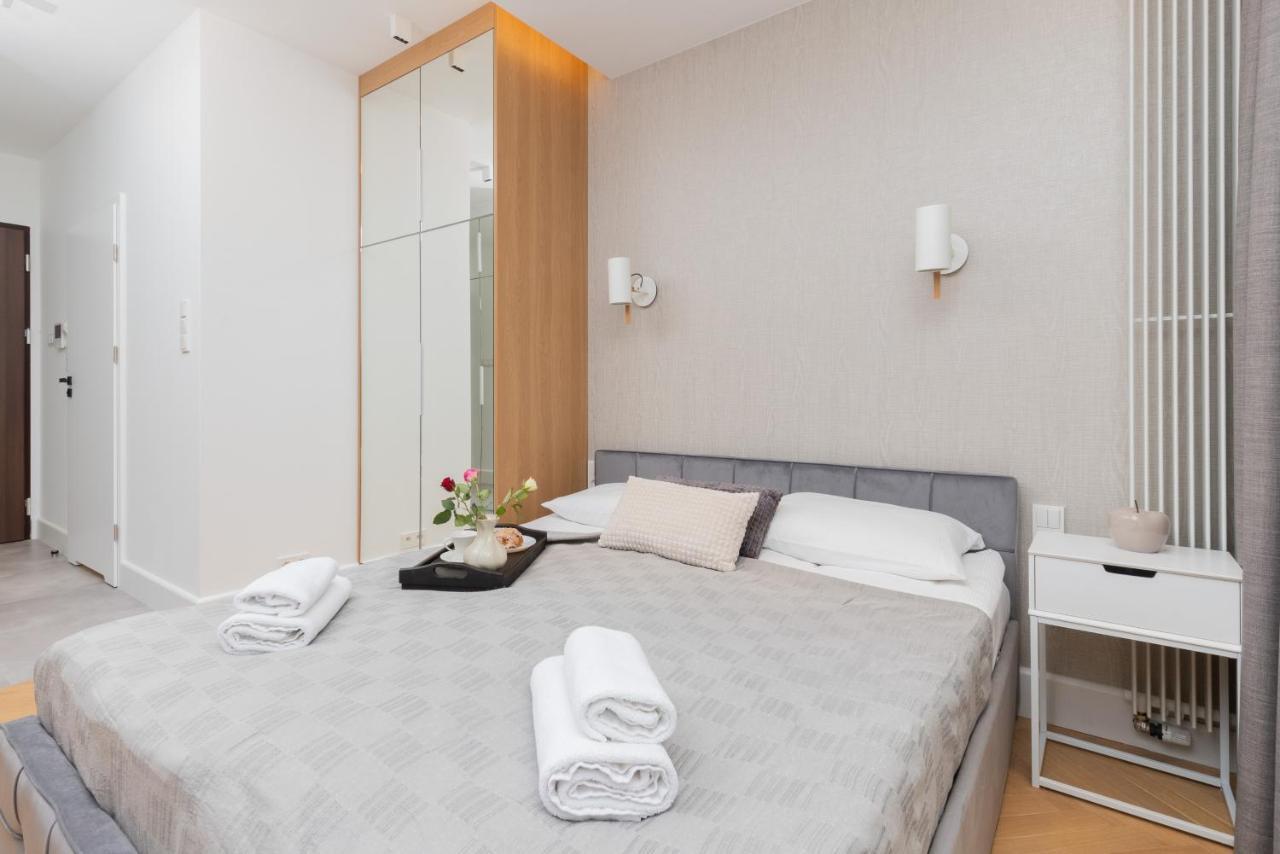 Mennica Residence - City Center Apartments By Noclegi Renters Varşovia Exterior foto