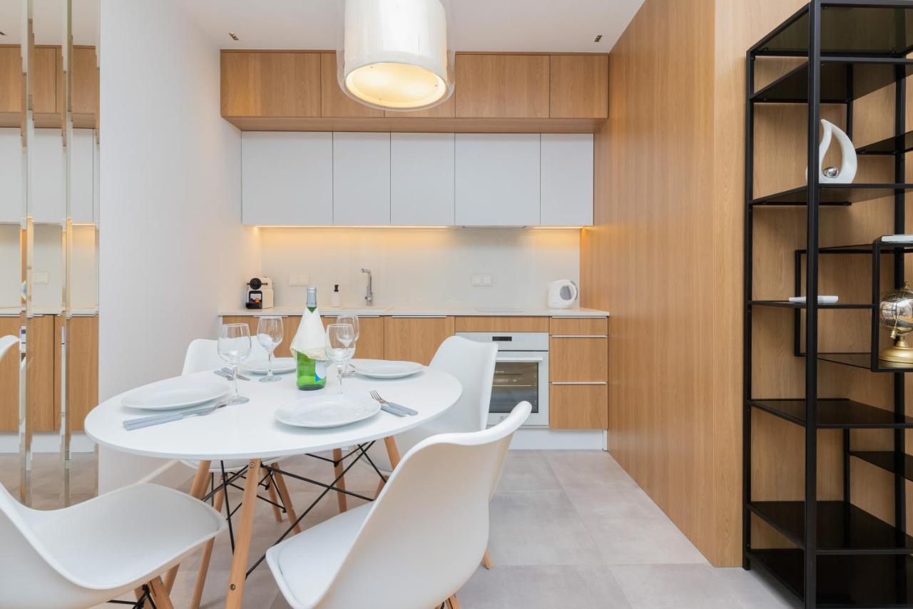 Mennica Residence - City Center Apartments By Noclegi Renters Varşovia Exterior foto