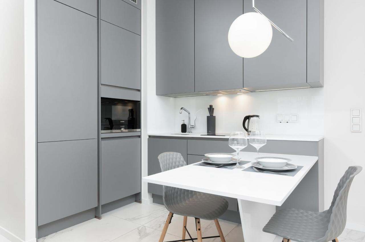 Mennica Residence - City Center Apartments By Noclegi Renters Varşovia Exterior foto