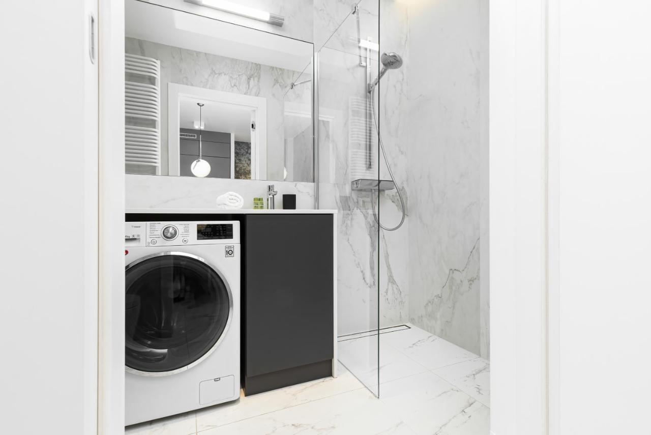 Mennica Residence - City Center Apartments By Noclegi Renters Varşovia Exterior foto