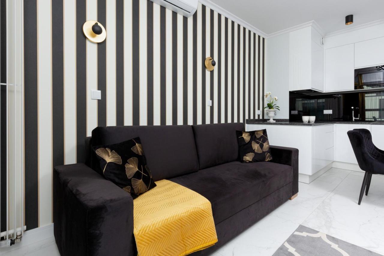 Mennica Residence - City Center Apartments By Noclegi Renters Varşovia Exterior foto