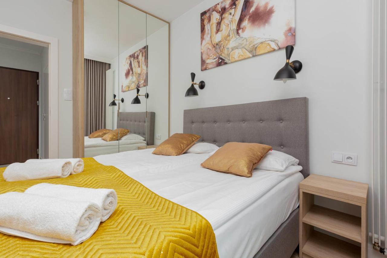 Mennica Residence - City Center Apartments By Noclegi Renters Varşovia Exterior foto